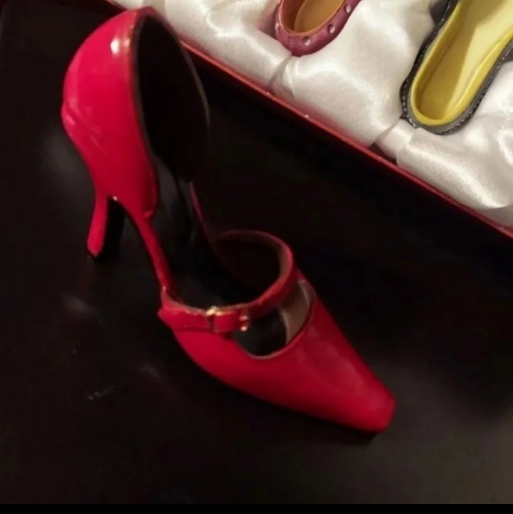 CLASSY HIGH HEEL PUMPS SHOE ORNAMENTS SET 4 Vintage & New!